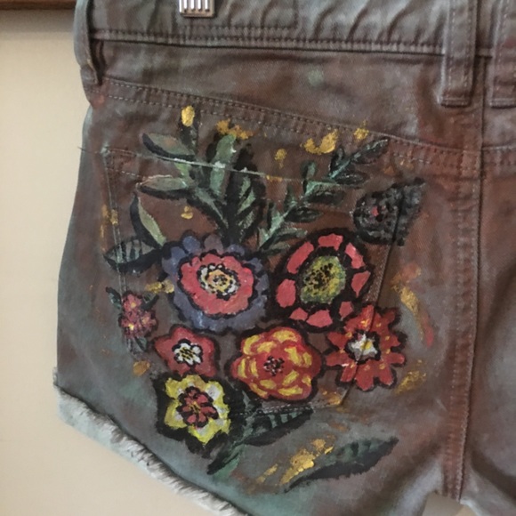Tommy Hilfiger Hand-Painted Jean Shorts Size 26 - Picture 5 of 10